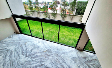 Magnífica Casa a estrenar en Bosques de las Lomas en calle  cerrada