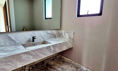 Magnífica Casa a estrenar en Bosques de las Lomas en calle  cerrada