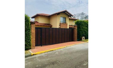 Casa campestre en condominio para la venta en Cerritos, Pereira!!!