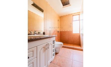 HERMOSO DEPARTAMENTO AMOBLADO EN RENTA CHALLUABAMBA CUENCA