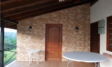SE ALQUILA CASA EN LAS CUMBRES