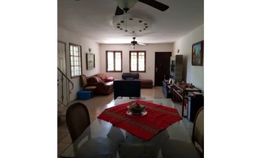 SE ALQUILA CASA EN LAS CUMBRES