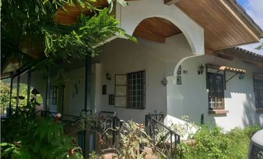 SE ALQUILA CASA EN LAS CUMBRES