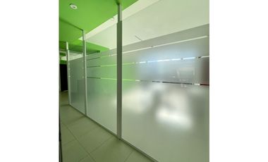 EXCELENTE LOCAL COMERCIAL CON COCHERA EN EL PASEO EL AGORA