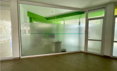 EXCELENTE LOCAL COMERCIAL CON COCHERA EN EL PASEO EL AGORA