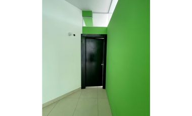 EXCELENTE LOCAL COMERCIAL CON COCHERA EN EL PASEO EL AGORA