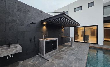 Casa en VENTA de LUJO CON ALBERCA Fraccionamiento PLAYAS DEL CONCHAL
