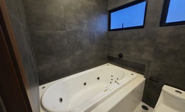 Casa en VENTA de LUJO CON ALBERCA Fraccionamiento PLAYAS DEL CONCHAL