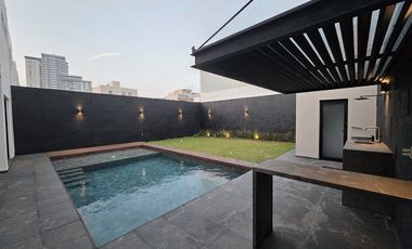 Casa en VENTA de LUJO CON ALBERCA Fraccionamiento PLAYAS DEL CONCHAL