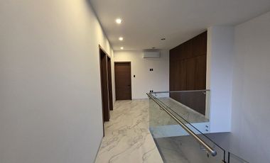 Casa en VENTA de LUJO CON ALBERCA Fraccionamiento PLAYAS DEL CONCHAL