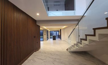 Casa en VENTA de LUJO CON ALBERCA Fraccionamiento PLAYAS DEL CONCHAL