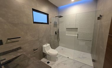 Casa en VENTA de LUJO CON ALBERCA Fraccionamiento PLAYAS DEL CONCHAL