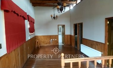 En arriendo amplia casa comercial sector Inés de Suarez