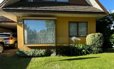 Casa en venta con gran ubicación comercial