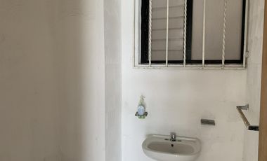 Local en  Renta en Av. Las Torres esq Heriberto Enriquez