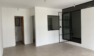 Local en  Renta en Av. Las Torres esq Heriberto Enriquez