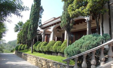 Venta dos casas en terreno 18660 m2,  Zona Carretera Nacional , El Barro , N.L.