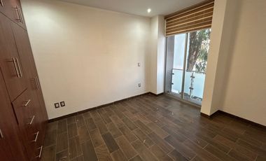 CASA EN VENTA AL NORTE EN 422