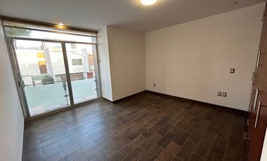 CASA EN VENTA AL NORTE EN 422