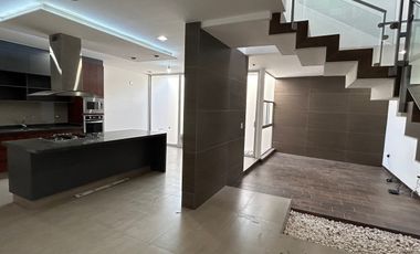 CASA EN VENTA AL NORTE EN 422
