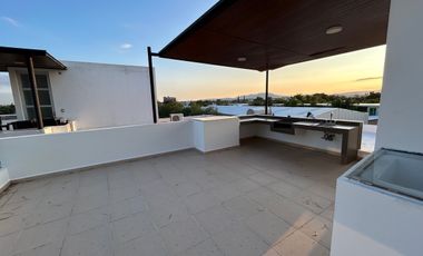 CASA EN VENTA AL NORTE EN 422