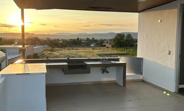 CASA EN VENTA AL NORTE EN 422