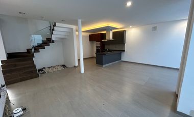 CASA EN VENTA AL NORTE EN 422