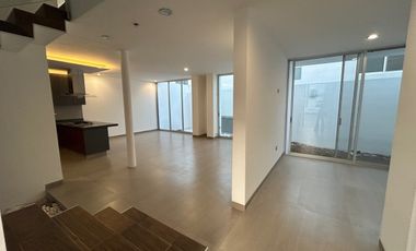 CASA EN VENTA AL NORTE EN 422