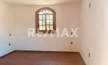 CASA Y 3 DEPARTAMENTOS EN PROPIEDAD DE 1,216 M2 EN GUANAJUATO