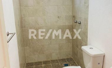 CASA Y 3 DEPARTAMENTOS EN PROPIEDAD DE 1,216 M2 EN GUANAJUATO
