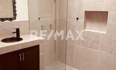 CASA Y 3 DEPARTAMENTOS EN PROPIEDAD DE 1,216 M2 EN GUANAJUATO
