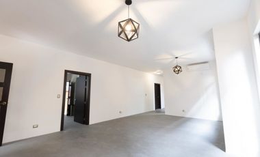 CASA EN EL DORAL SEMIAMOBLADA 4 RECAMARAS COSTA SUR YL