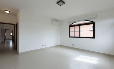 CASA EN EL DORAL SEMIAMOBLADA 4 RECAMARAS COSTA SUR YL