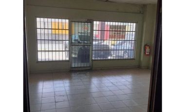 SE ALQUILAN LOCALES EN RIO ABAJO