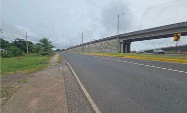 Se vende Terreno Comercial de 2100m2 en La Chorrera