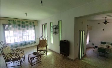 Casa y departamento en venta. Apto edificio. San Lorenzo, Santa Fe