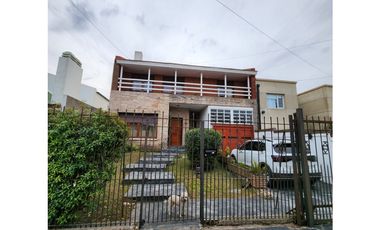 CHALET 5 AMBIENTES A RECICLAR VILLA PRIMERA