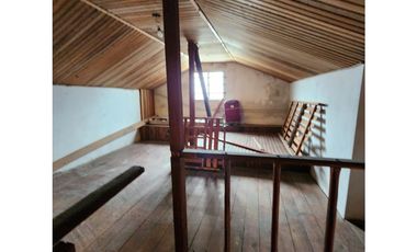 CHALET 5 AMBIENTES A RECICLAR VILLA PRIMERA