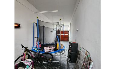 CHALET 5 AMBIENTES A RECICLAR VILLA PRIMERA