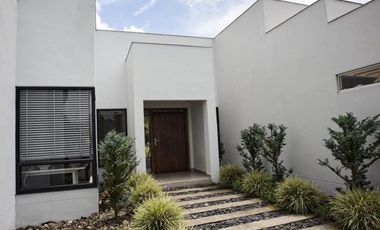 Casa Moderna en Llanogrande para Arriendo