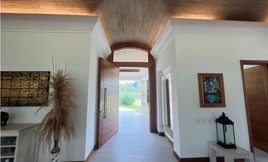 Casa Campestre en Llanogrande para Arriendo Amoblado