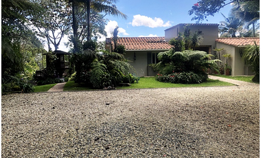 Venta Casa finca 18.000 m² con 20 pesebreras – Rionegro, Capiro