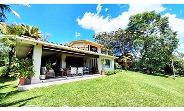 Venta Casa finca 18.000 m² con 20 pesebreras – Rionegro, Capiro