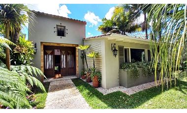 Venta Casa finca 18.000 m² con 20 pesebreras – Rionegro, Capiro