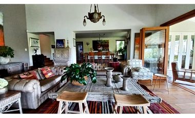 Venta Casa finca 18.000 m² con 20 pesebreras – Rionegro, Capiro