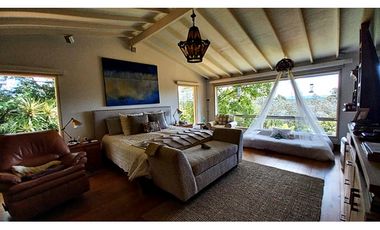 Venta Casa finca 18.000 m² con 20 pesebreras – Rionegro, Capiro