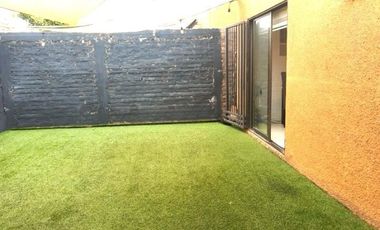 Casa en Venta en Miguel Fuentes Aguayo con Vicuña Mackenna. C2J