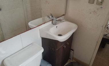 Casa en Venta en Miguel Fuentes Aguayo con Vicuña Mackenna. C2J