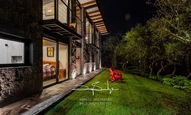 Spectacular house in Valle de Bravo, nest in a lakefront, forest lot sorrounded by natural springs.
