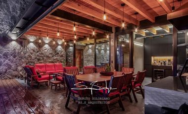 Spectacular house in Valle de Bravo, nest in a lakefront, forest lot sorrounded by natural springs.